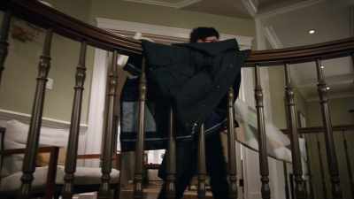 ♪ Everybody's singing ♪ - Home Sweet Home Alone