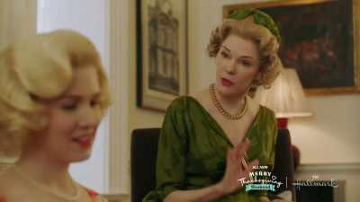 Everyone agrees it's
a perfect match. - A Holiday Spectacular