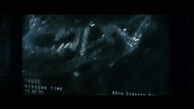 Everyone, get in the APC. - Aliens vs  Predator: Requiem