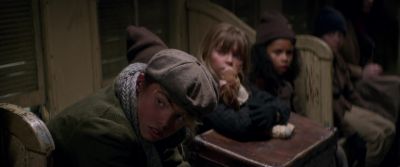 Everyone, get off the train. - Hostile Territory