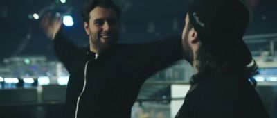 Everyone is gonna go like this! - Leave the World Behind