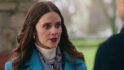 - Everyone has
pressure and issues. - Christmas in Notting Hill