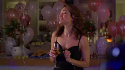 Everyone, if I could
please have your attention. - Love's Greek to Me