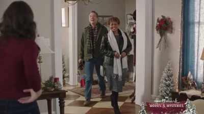 Everyone,
I'd like you to meet Lane. - Last Vermont Christmas