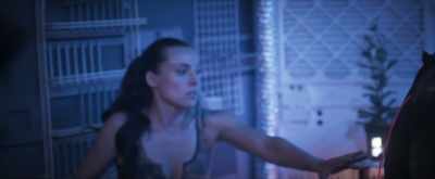 Everyone in here needs
to isolate immediately. Now. - Battle for Pandora