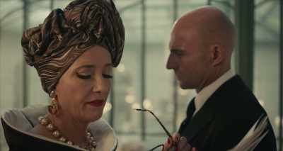 Everyone is laughing at me. - Cruella