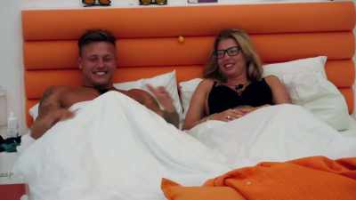 ‐Everyone put...
‐(MUSIC PLAYING) - Love Island