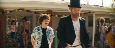 Everyone's dying to meet you.
Oh, right this way. - Weird: The Al Yankovic Story