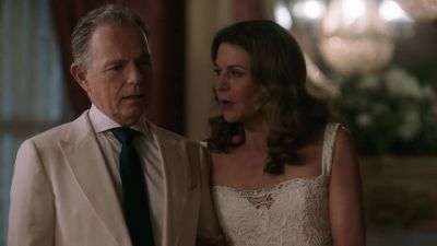 Everyone's still here. - The Resident
