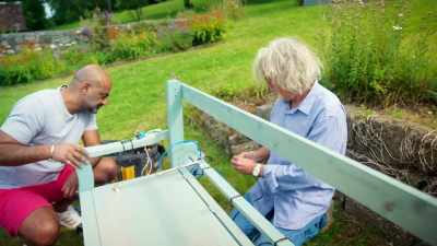 Everything now depends on my ability
to wire this up the right way round. - James May and the Dull Men