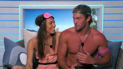 >> EVERYTHING WENT SMOOTH THERE
WAS NO PART WHERE I WAS GETTING - Love Island