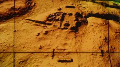 Everything
with a straight edge - Lost Treasures of the Maya