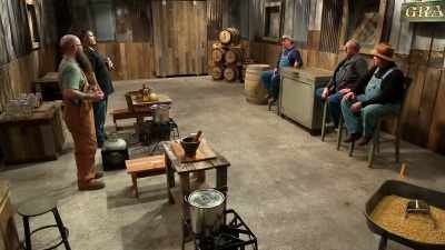 Everything that you put in it,
it's still floating, - Moonshiners: Master Distiller