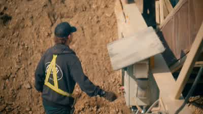 Everything's back running here, so get some more dirt in there and hopefully keep her going. - Gold Rush