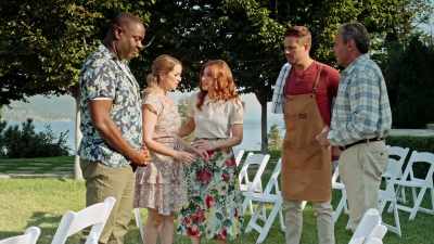 Everything's gonna be okay.
Kevin, let's get started. - Two Chefs and a Wedding Cake