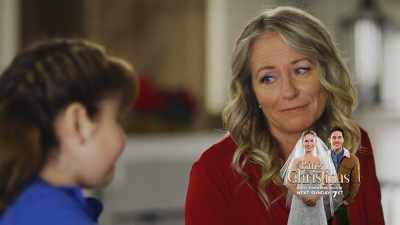 Everytime she cashes them
out to me, I'll do things - A Very Country Christmas Homecoming