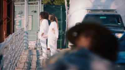 - Evie!
- John, you gotta get back. - The Leftovers