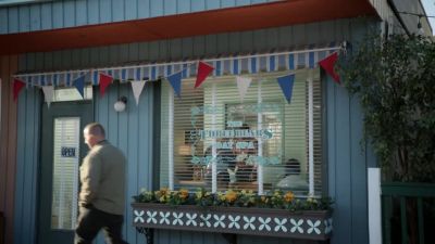 Evil queen: Have you seen
gold's new haircut? - Once Upon a Time