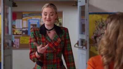 Evy Silver.
[CHUCKLES] - Schooled