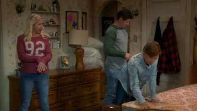 Ew. I don't want
a humpy-ghosty mattress! - The Conners