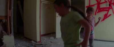 - Ew!
- [squeals] Yeah! - The Florida Project
