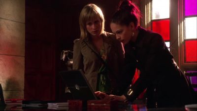 Exactly when did you learn how
to pole-vault over Lex's firewall? - Smallville