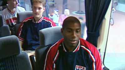 Exacto, siéntate,
porque vas a caerte, - We Beat the Dream Team