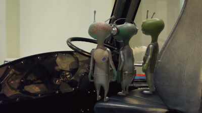 [excited cheering] - Alien TV