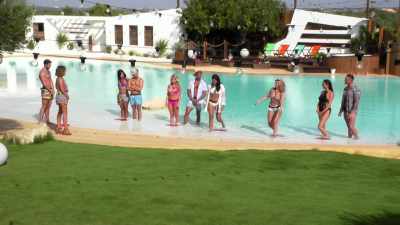 (EXCLAMATIONS AND LAUGHS) - Love Island