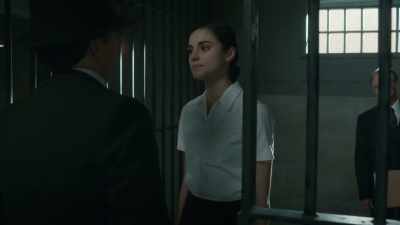 - Excu--excuse me, please... - Frankie Drake Mysteries