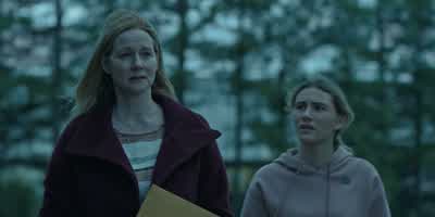 Mom... do something. - Ozark
