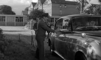 Excuse me, are you Mr
Clayton's chauffeur? - Seance on a Wet Afternoon