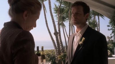 Excuse me, dear. - Six Feet Under