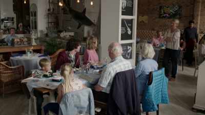 Excuse me. Didn't you say 
that you were paying for dinner? - Motherland