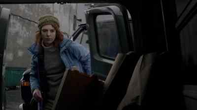 EXCUSE ME.
DO YOU HAVE THE TIME? - The Americans