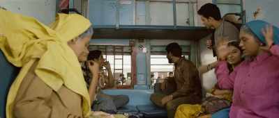 Excuse me. Excuse me.
Our seats. - Saand Ki Aankh