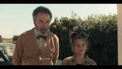 Excuse me, my father
is looking for the house - Live Twice, Love Once
