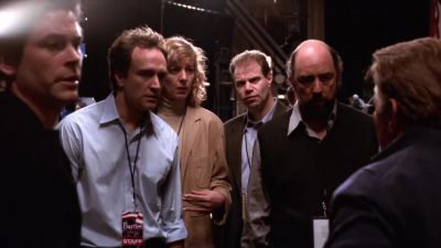 - Excuse me.
- Good evening, Mr. President. - The West Wing