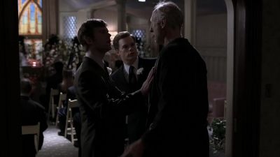 - Excuse me.
- Hey hey hey. - Six Feet Under