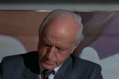 Excuse me. Hi. - Moonlighting