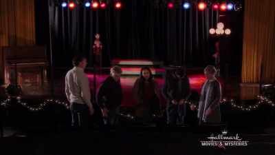 Excuse me! Hi, sorry. - Christmas Encore