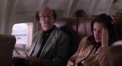 Excuse me.
I think you're in my seat. - I Love Trouble