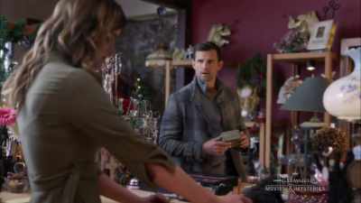 Excuse me, I'm, I'm looking
for a Christmas present - A Merry Christmas Match