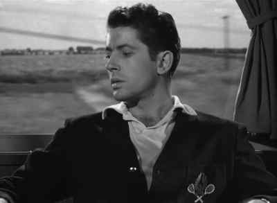 - Excuse me.
- It's quite all right. - Strangers on a Train