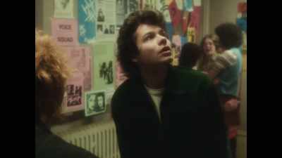 Excuse me, mate.
Could you tell me - Pistol