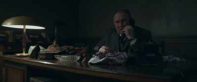 Excuse me, miss.
Could you tell me your name? - Maigret