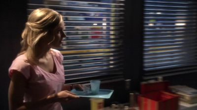 Excuse me, Mr. Queen. - Smallville