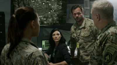 Excuse me, Petty Officer Davis. - SEAL Team