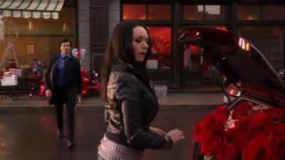 Excuse me. - Smallville