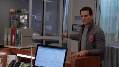 Excuse me. - Chicago Fire